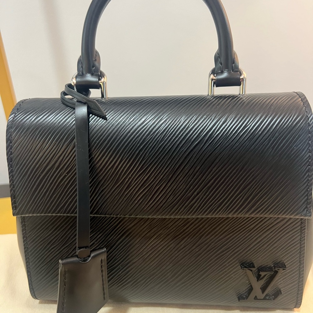 Louis Vuitton Black Epi Cluny mini Women's Bag hot pink interior M14435 w recpt. - Picture 2 of 5